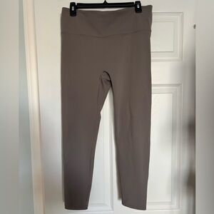 Alia High-Rise Leggings in Taupe Brown